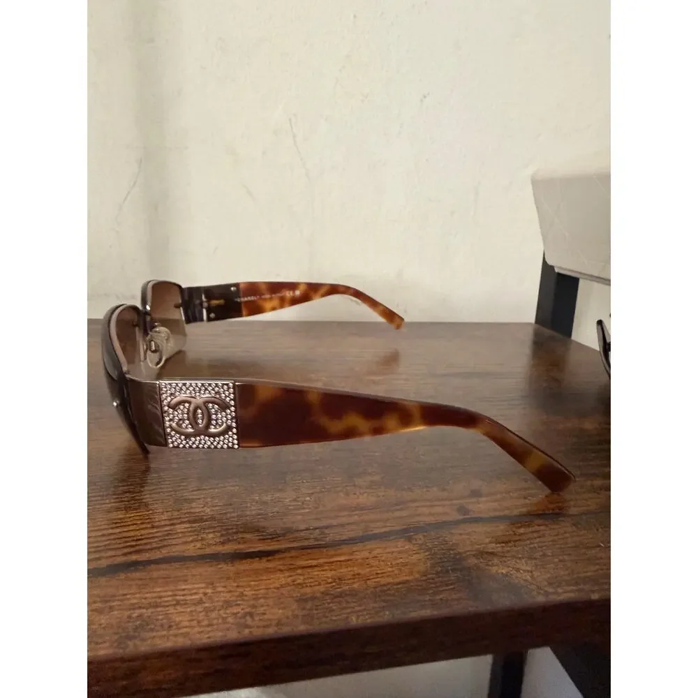 Chanel Vintage Y2K 4117-B Crystal CC Tortoise Rimless Sunglasses